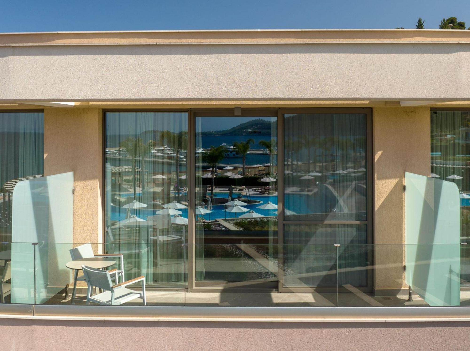 ミラッジオ サーマル スパ リゾート パリウリ 部屋 写真 A balcony