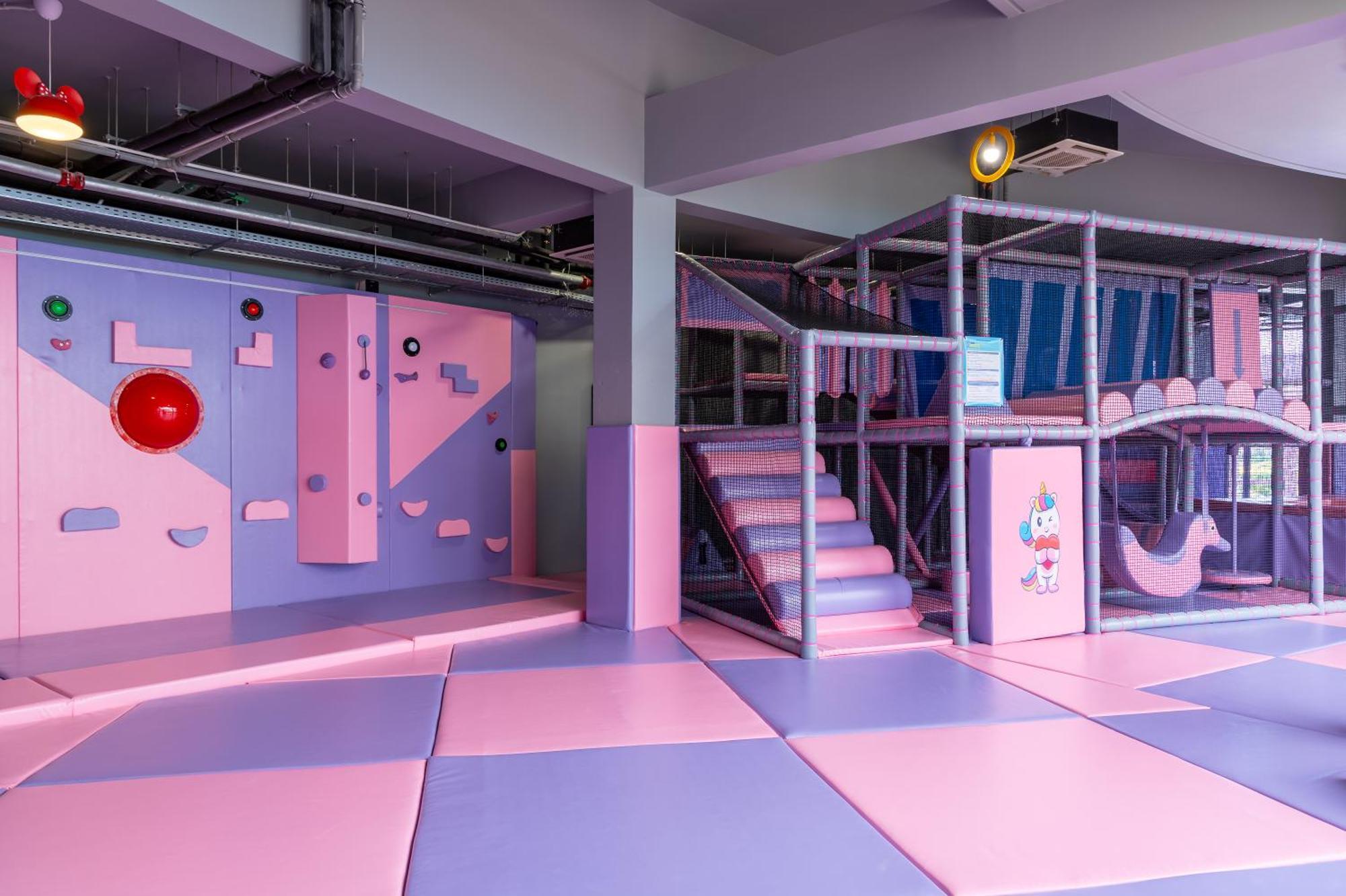 ミラッジオ サーマル スパ リゾート パリウリ エクステリア 写真 Soft play climbing wall