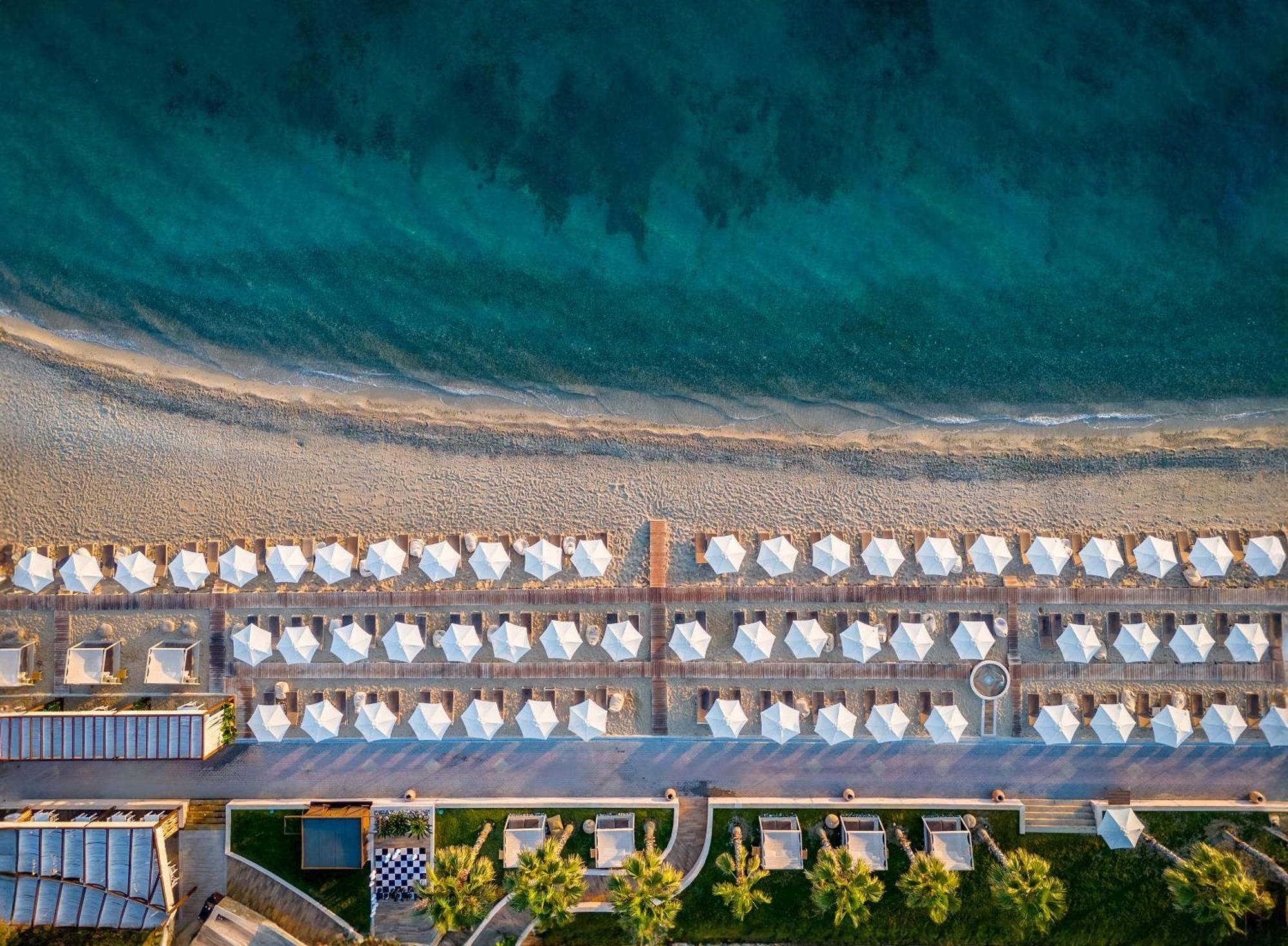 ミラッジオ サーマル スパ リゾート パリウリ エクステリア 写真 Aerial view of the beach