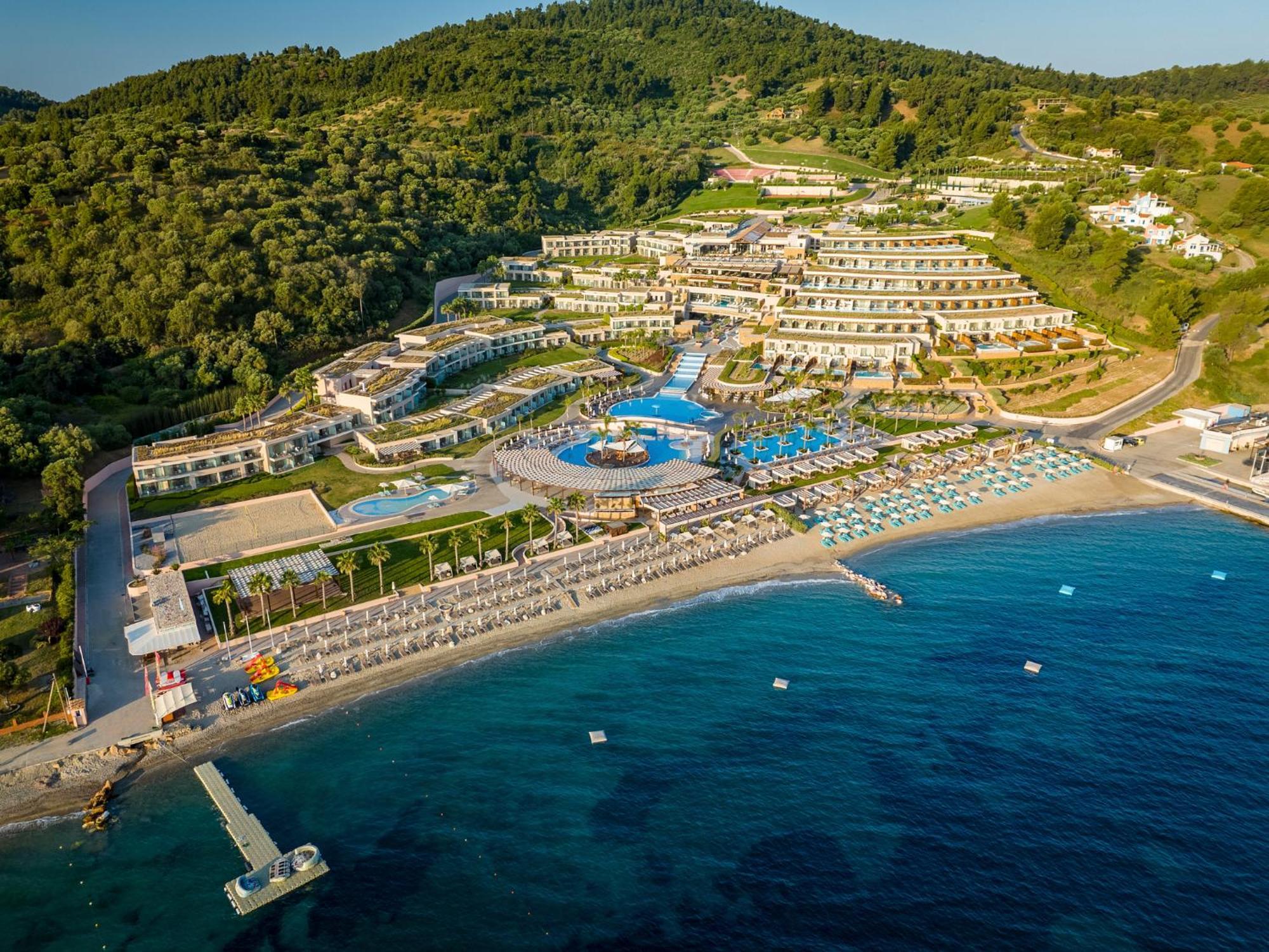 ミラッジオ サーマル スパ リゾート パリウリ エクステリア 写真 Aerial view of the resort
